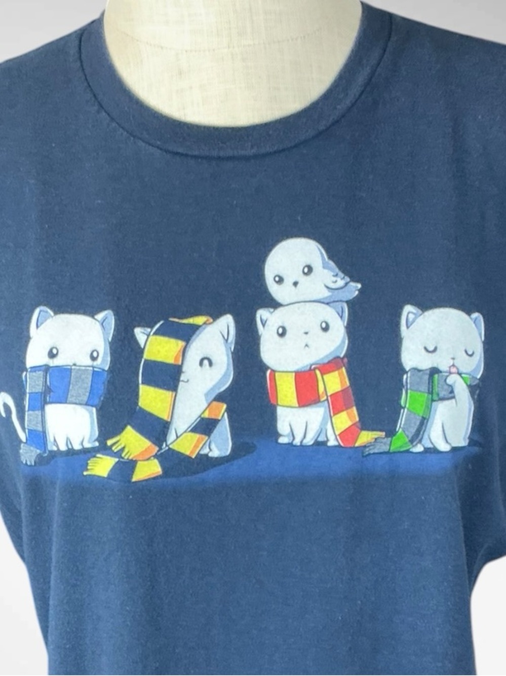 TeeTurtle Wizard Cats Graphic T-Shirt Hogwarts Houses Women’s Medium